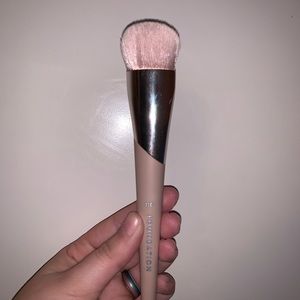 Fenty 110 foundation brush